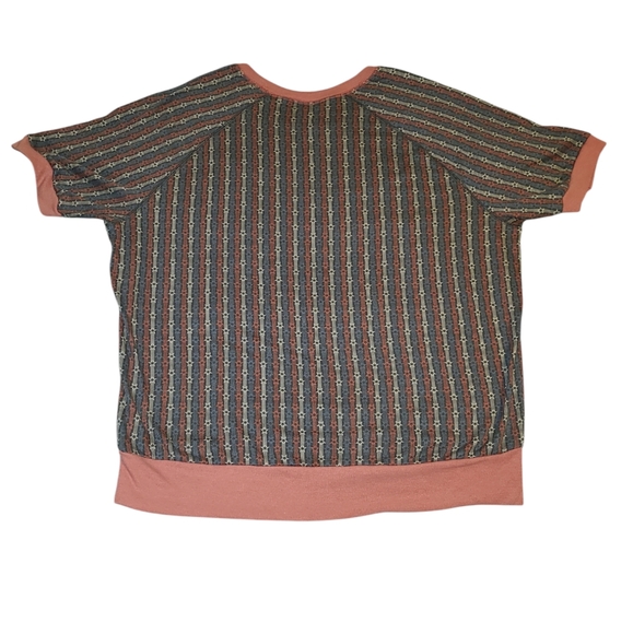 LLR LuLaRoe Star Patterned Short Sleeve Sweatshirt with Pink Trim Plus Sz 2XL - Picture 2 of 6